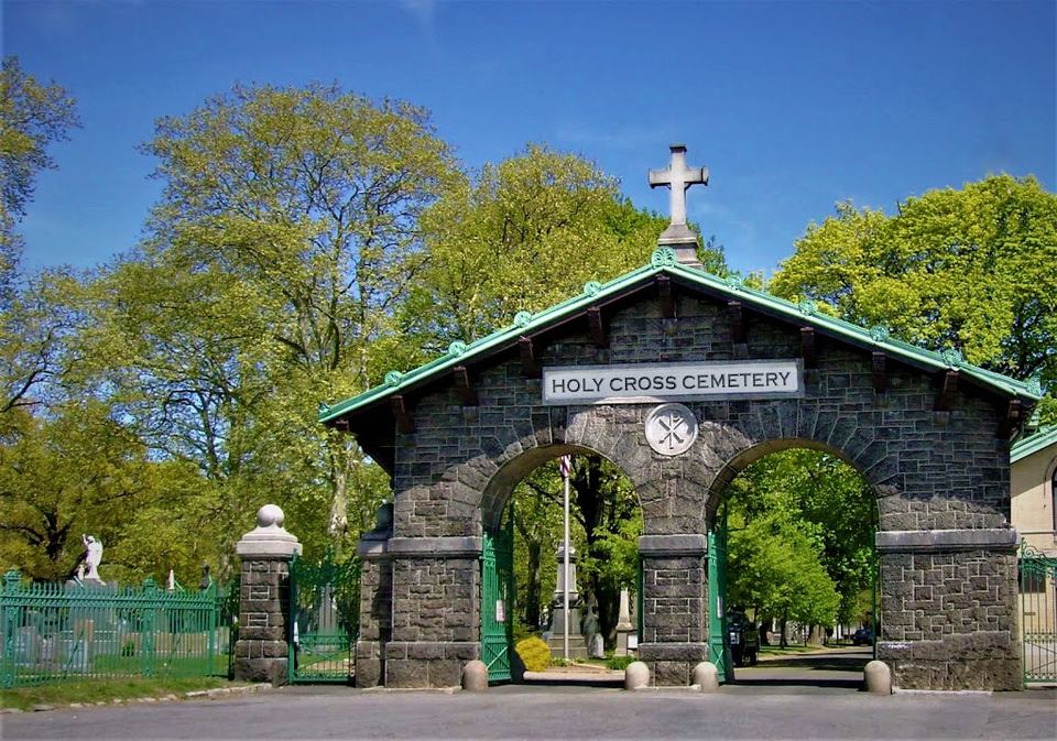 Holy Cross Cemetery