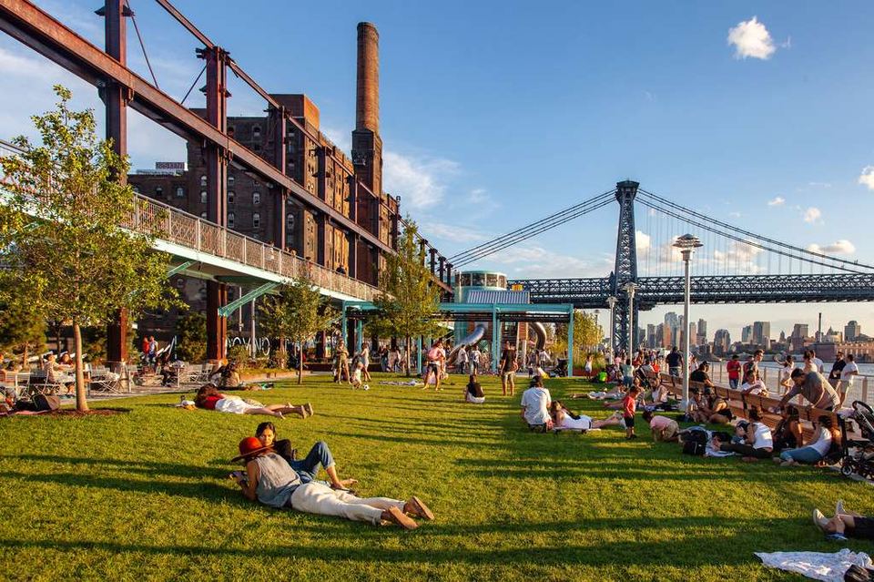 A Casual Fall Afternoon in Williamsburg