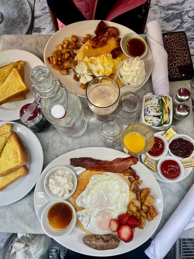 Breakfast and walk through Central Park