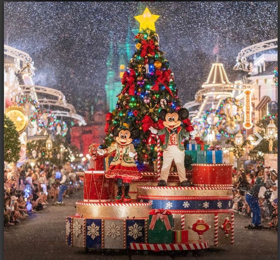 Disney - Mickey’s Christmas Parade