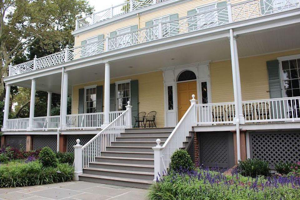 Gracie Mansion & Carl Schurz Park Promenade